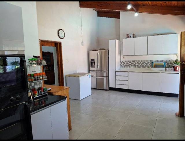 5 BEDROOM HOUSE FOR SALE IN CLANSTHAL